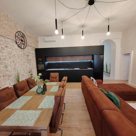 Town Square Apartment Zadar Bagian luar foto