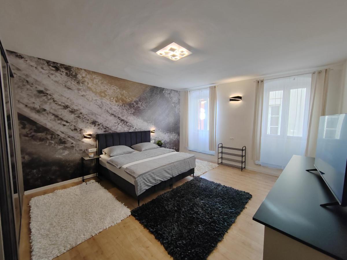 Town Square Apartment Zadar Bagian luar foto