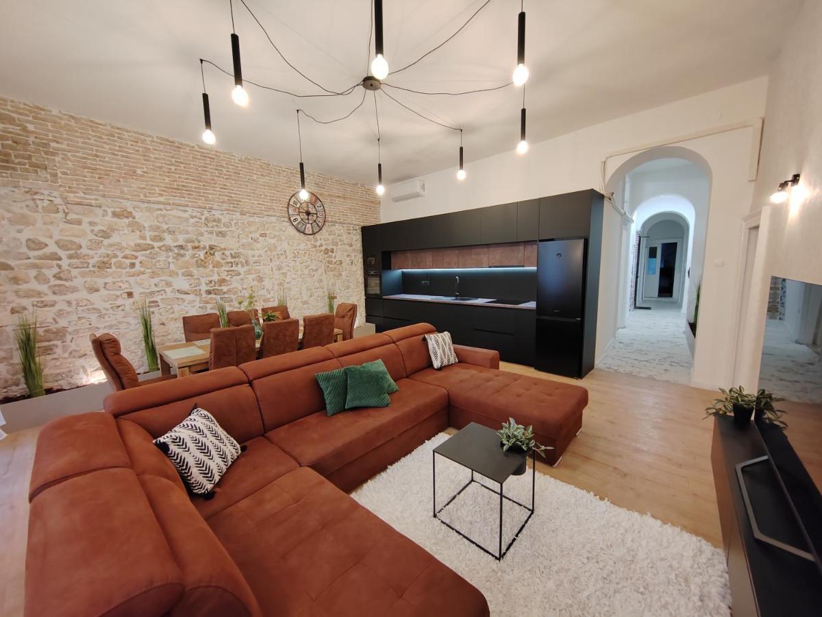Town Square Apartment Zadar Bagian luar foto