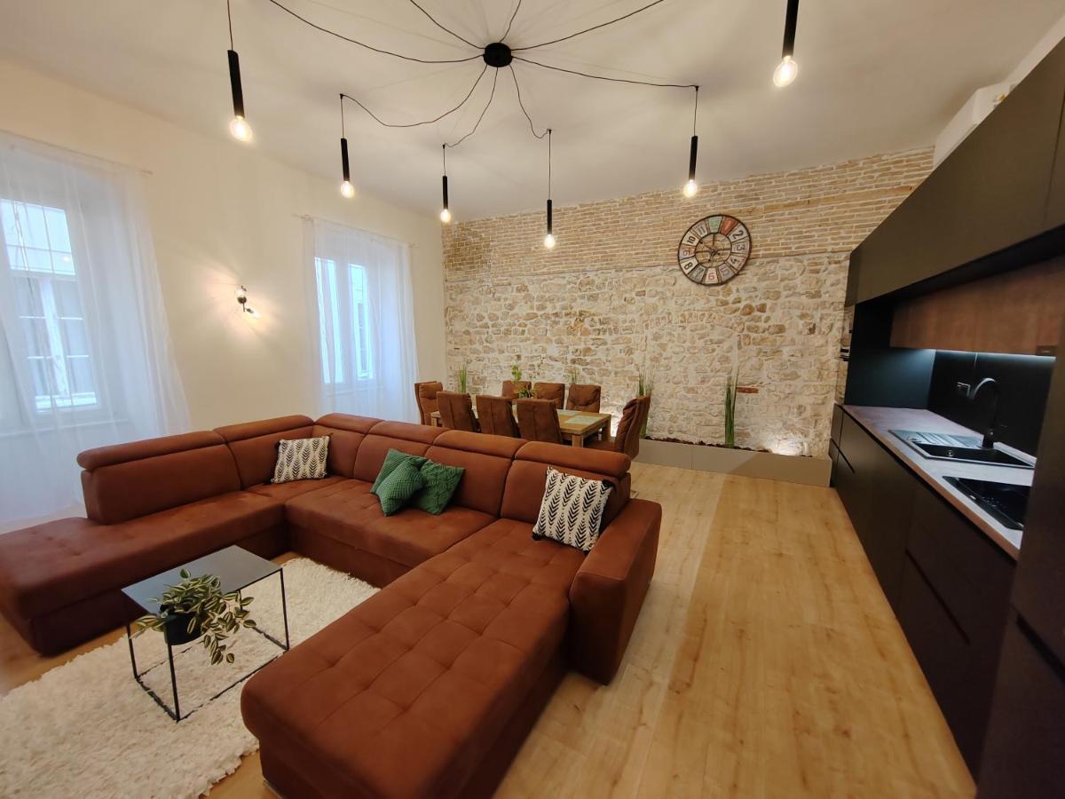 Town Square Apartment Zadar Bagian luar foto