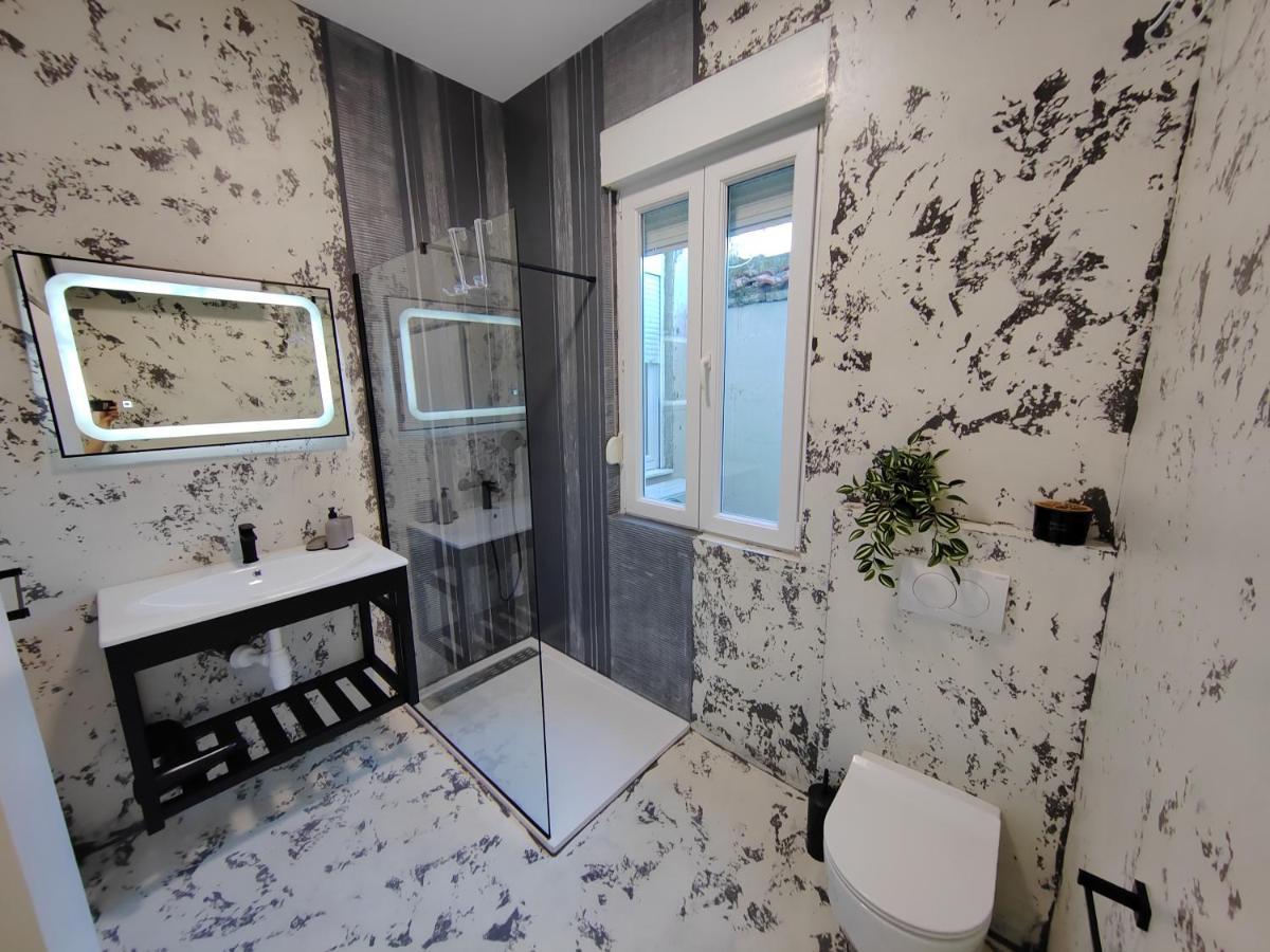 Town Square Apartment Zadar Bagian luar foto