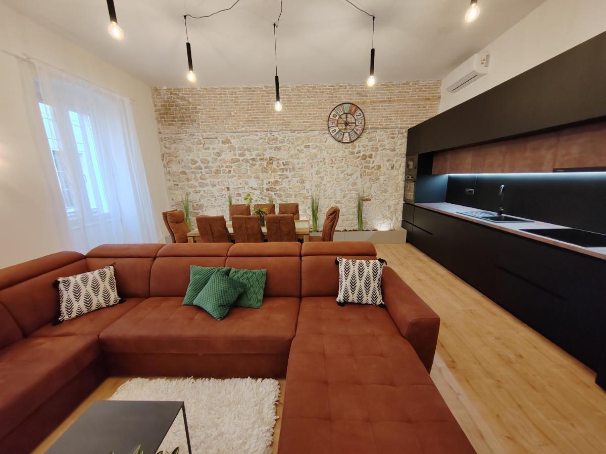 Town Square Apartment Zadar Bagian luar foto