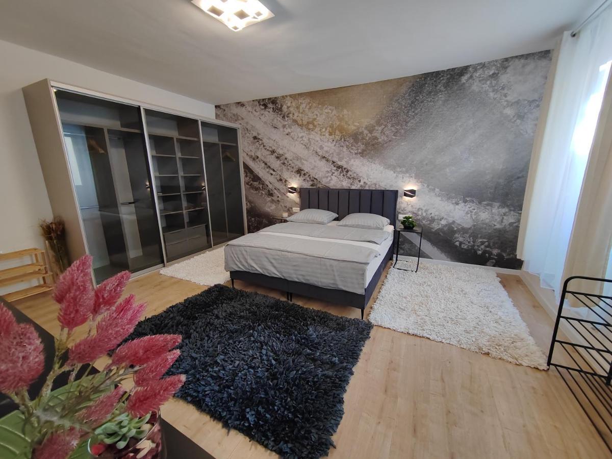 Town Square Apartment Zadar Bagian luar foto