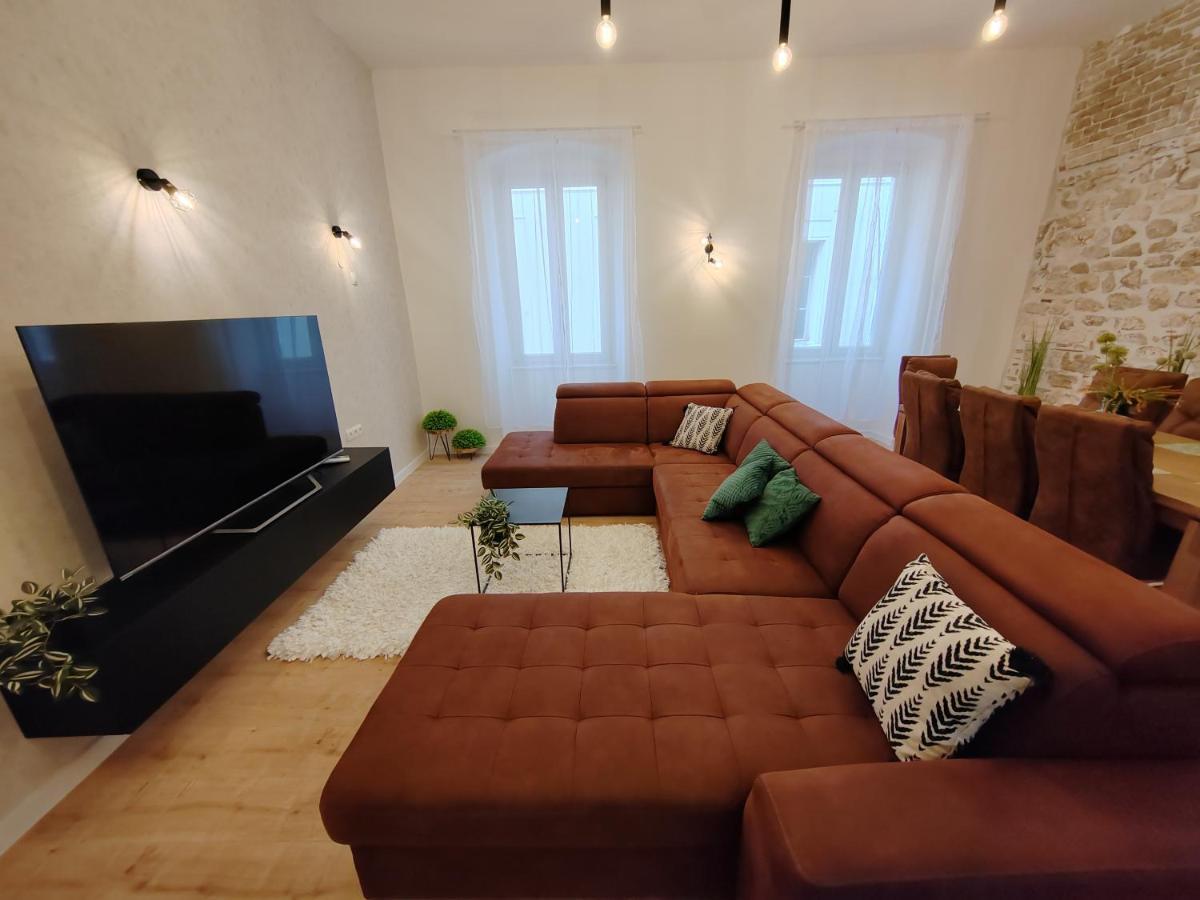 Town Square Apartment Zadar Bagian luar foto