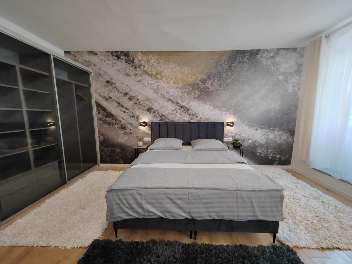 Town Square Apartment Zadar Bagian luar foto